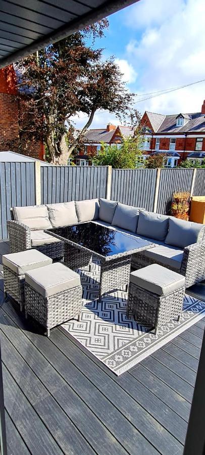 Lovely Unit Elgin Drive Coastal Bliss Your Seaside Retreat With City Excitement Wallasey Buitenkant foto